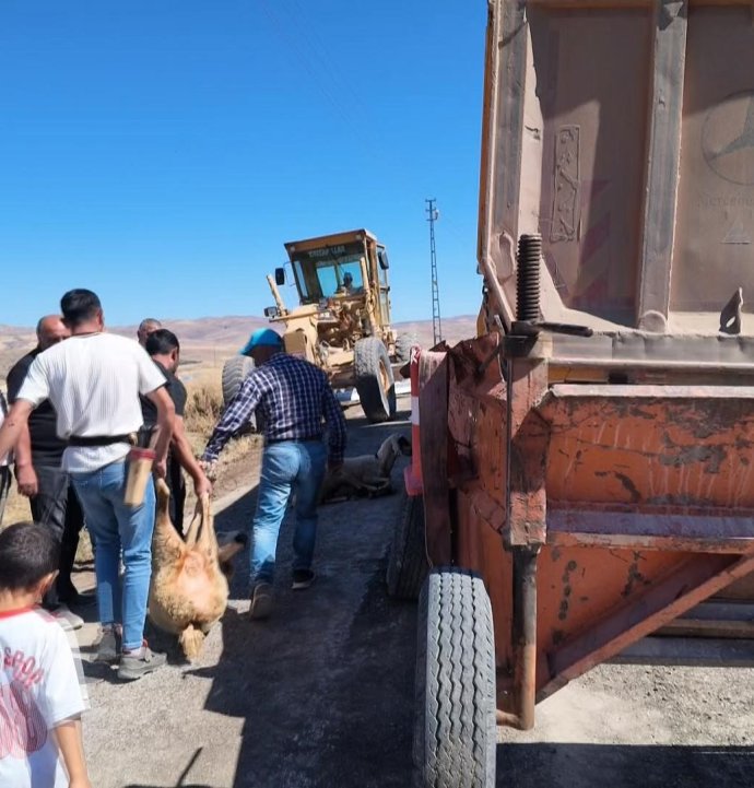 Şarkışla'da 76 yıllık yol çilesi sona eriyor
