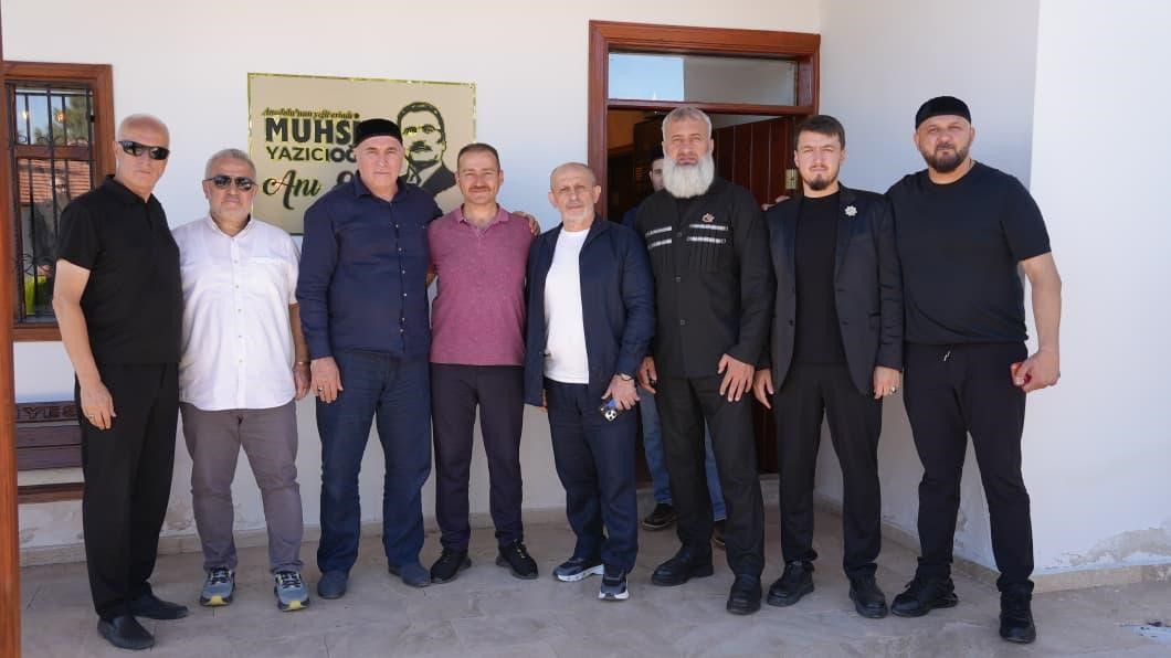 Çeçenistan Cumhuriyeti'nden Muhsin Yazıcıoğlu'nun hatırasına vefa ziyareti
