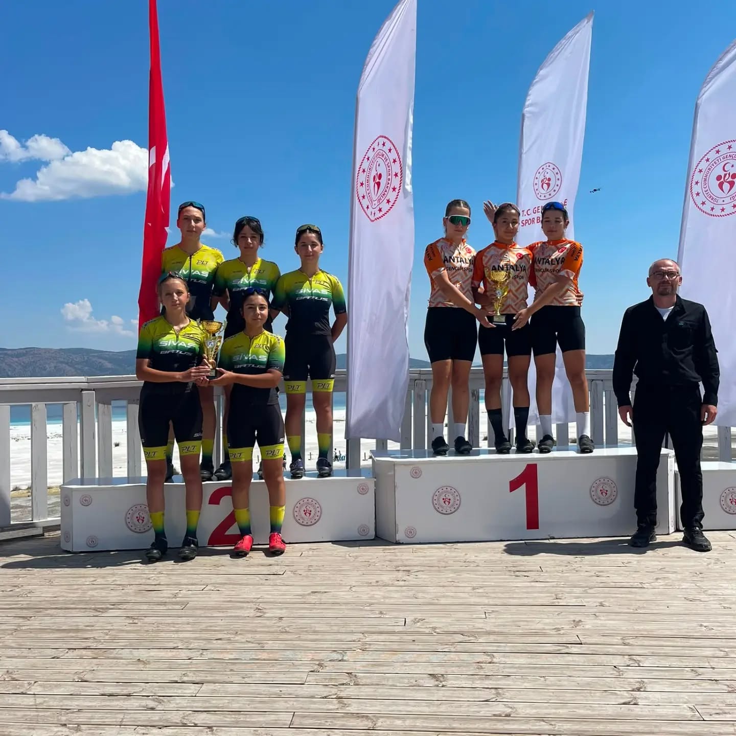 Minderin dişi aslanları kürsüde: Sivas U17 kadın takımı Türkiye 2.’si oldu!