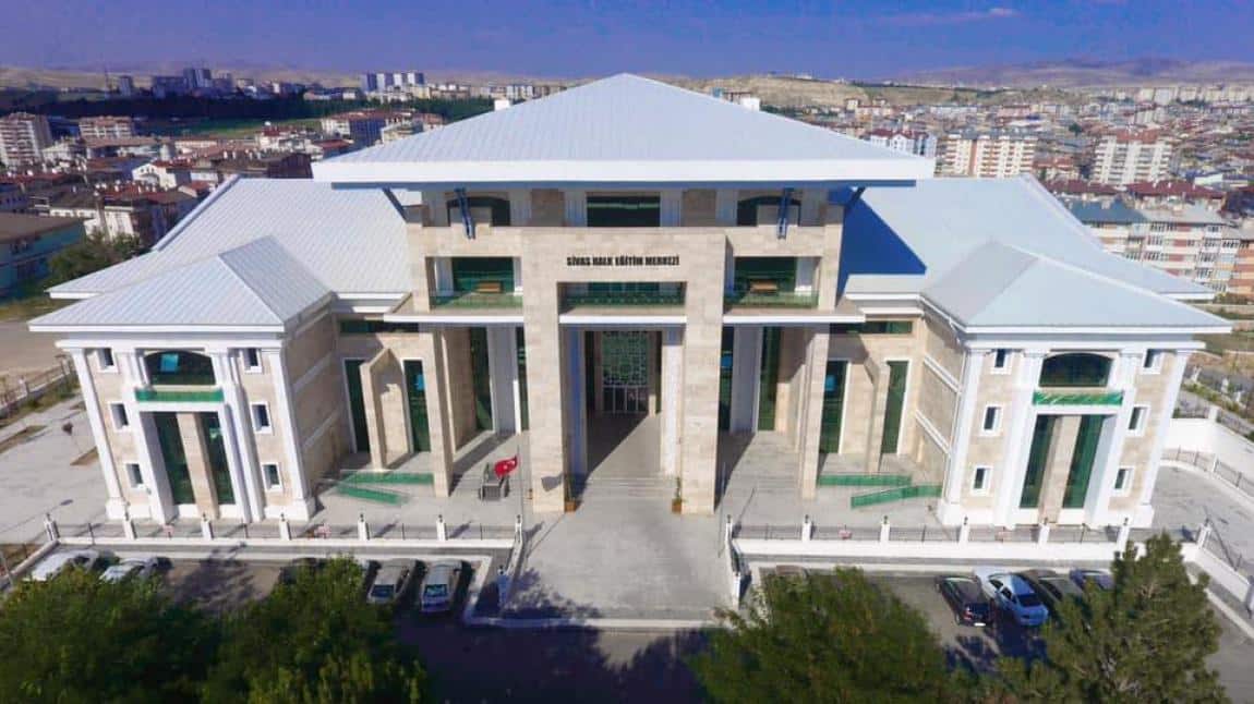 Mezun DYK'nın şampiyonları belli oldu: Sivas'ta 153 öğrenci üniversiteli oldu!