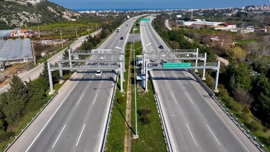 Kara yollarında serbest geçiş başladı, eski gişeler kaldırılıyor