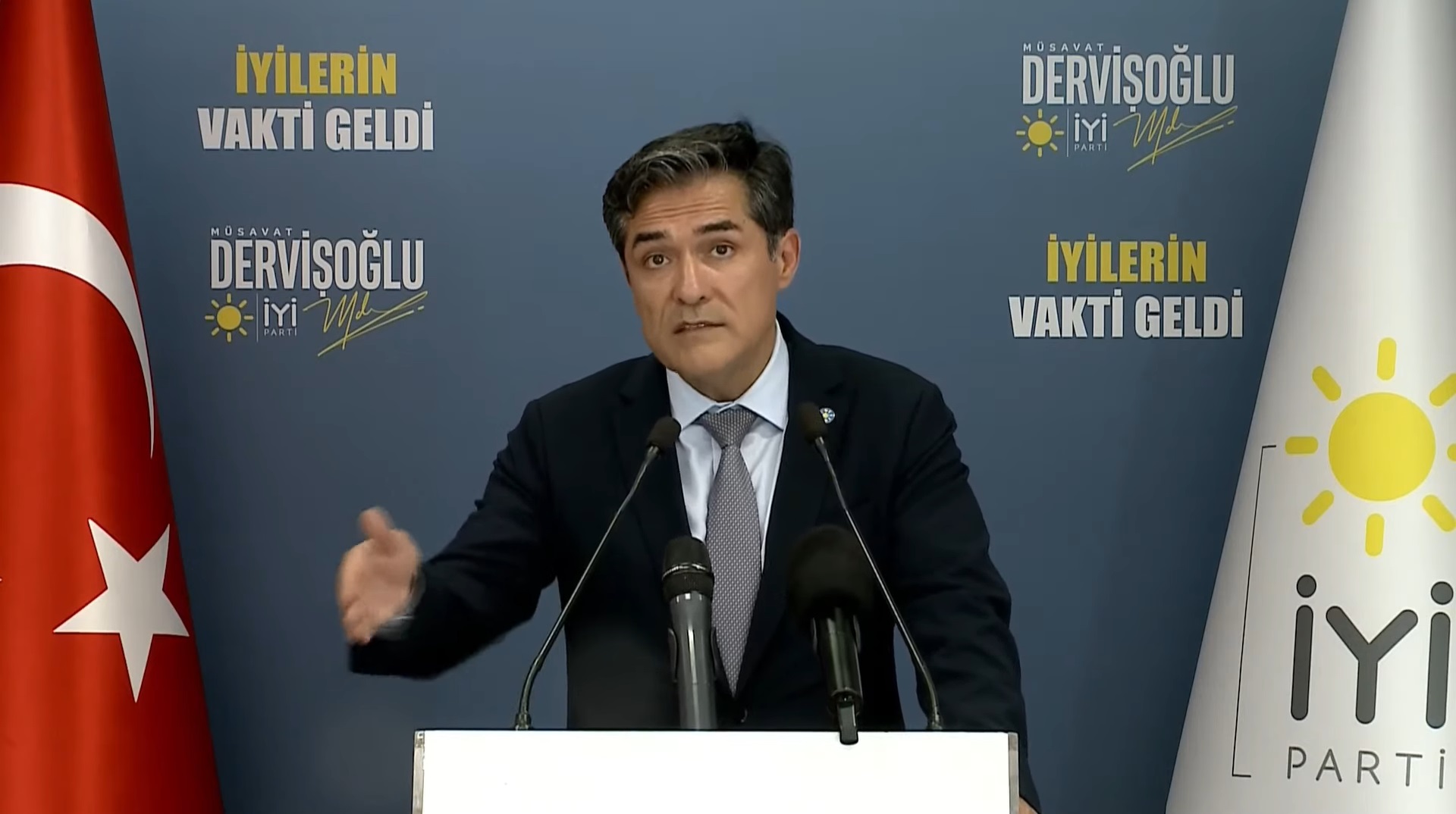 Cumhuriyetimizin temel niteliklerinden uzaklaşmak, bizi felakete sürükleyecektir