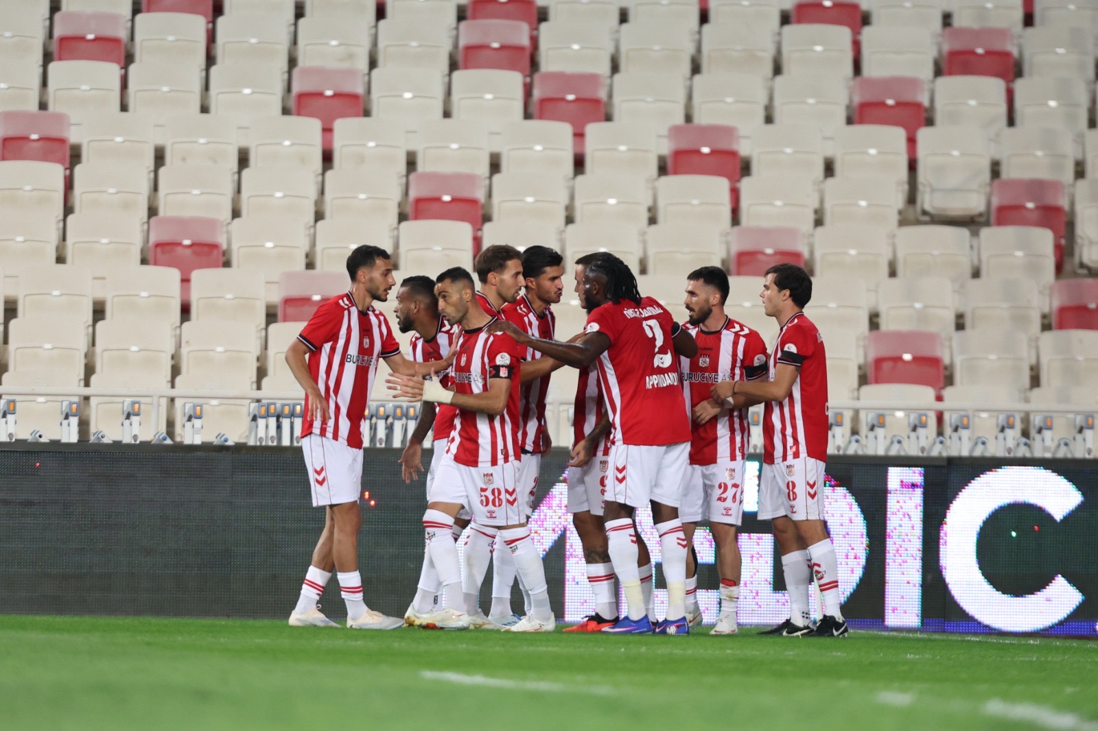 Sivasspor evinde 1 puana razı oldu: 2-2