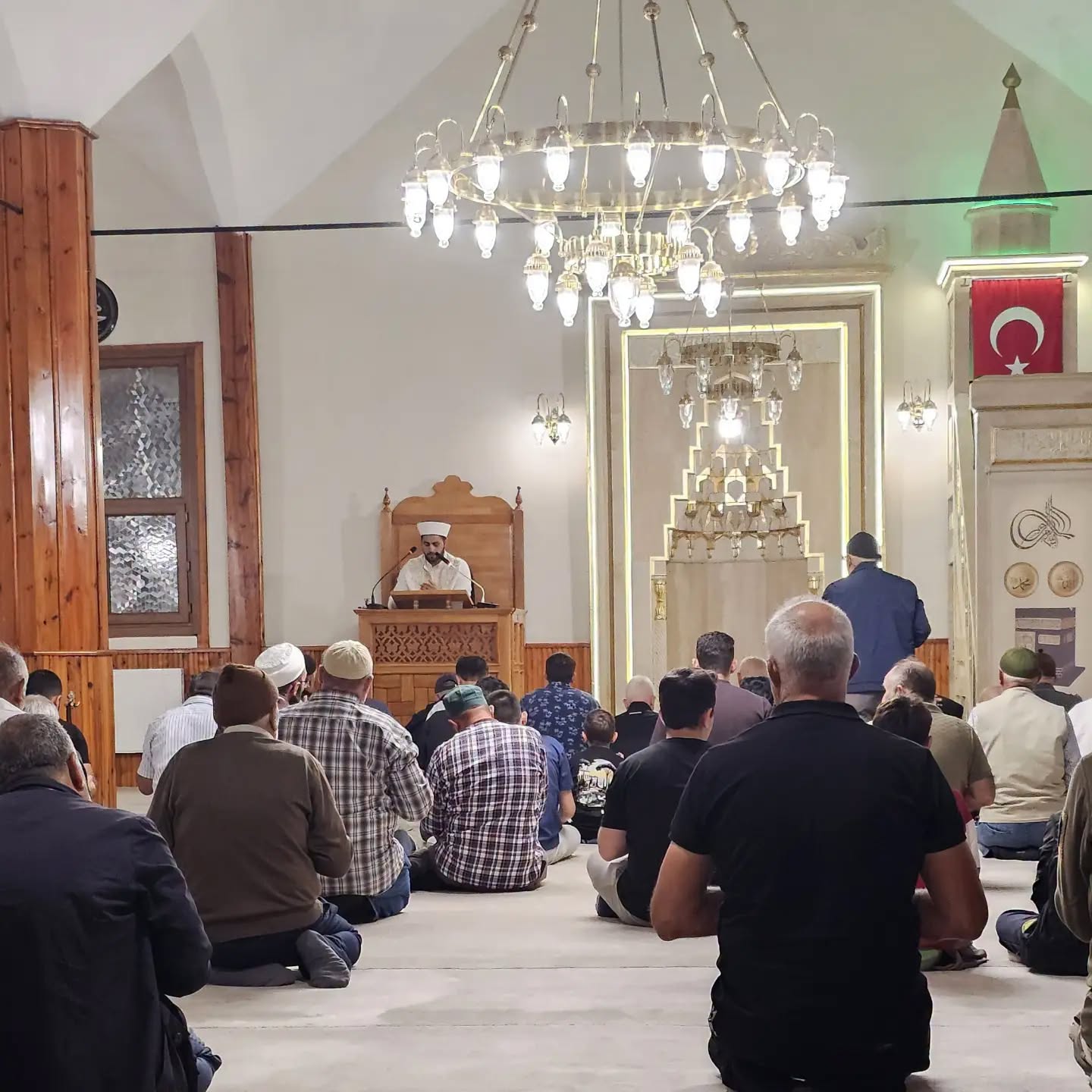 Zara Merkez Çarşı Camii'nde dualar yükseldi