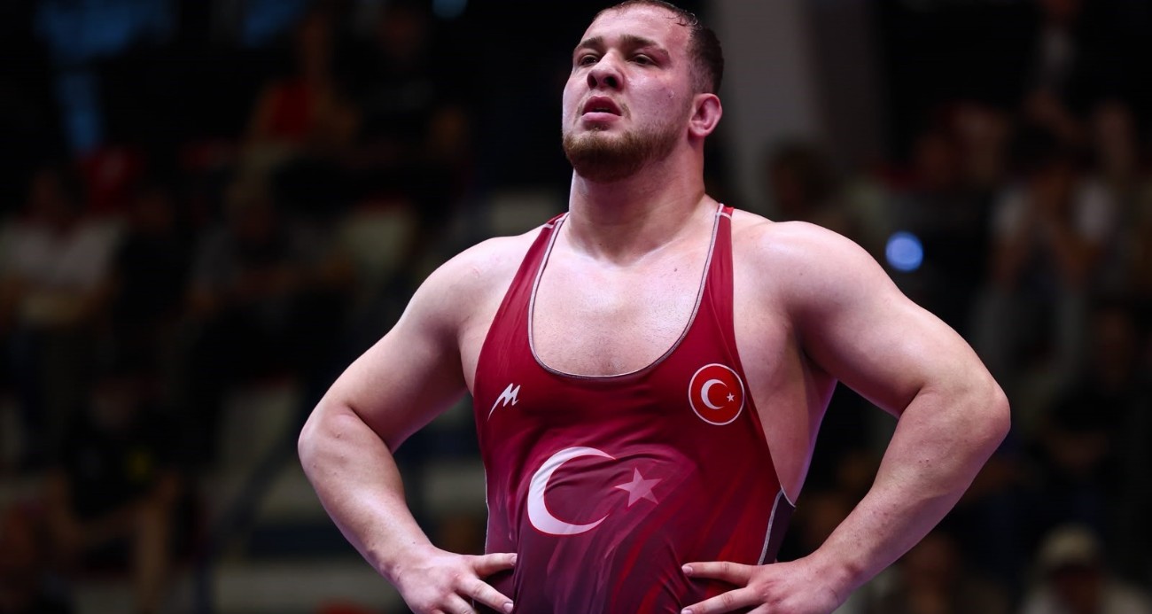 Milli güreşçilerden madalya yağmuru!