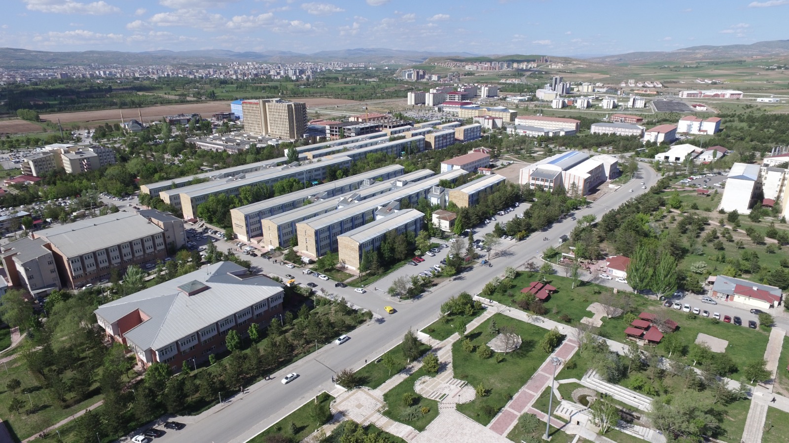 SCÜ'de 2 MWe’lik güneş enerjisi santralinde sona geliniyor!