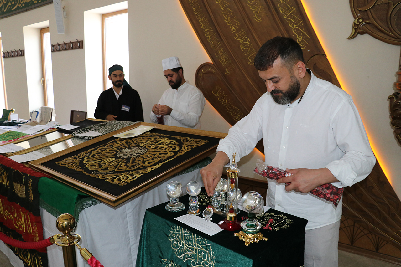 Sivas'ta Kutsal Emanetler Sergisi ziyarete açıldı