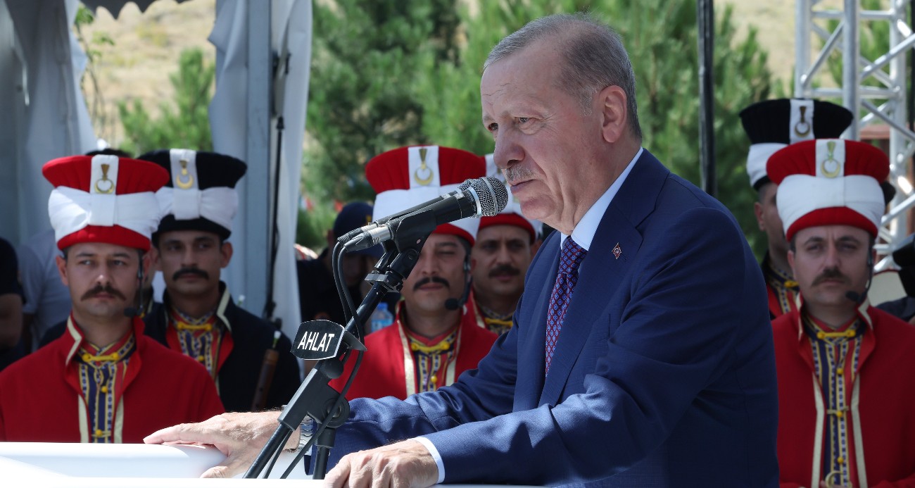 "Türkler, Kürtler, Araplar olarak kardeşçe kucaklaşmamızı engelleyemezsiniz"