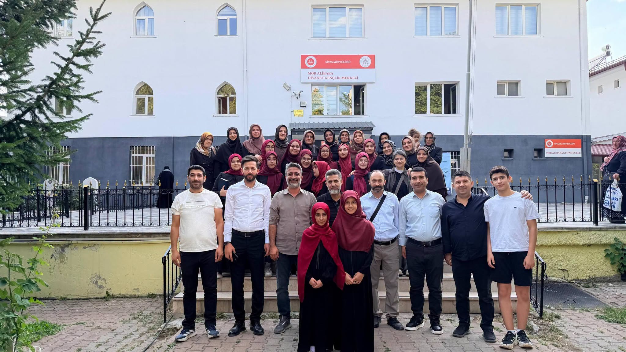 Sivas'ta bölge hafızlık sınavı heyecanı: 193 açık hafız adayı ter döktü!