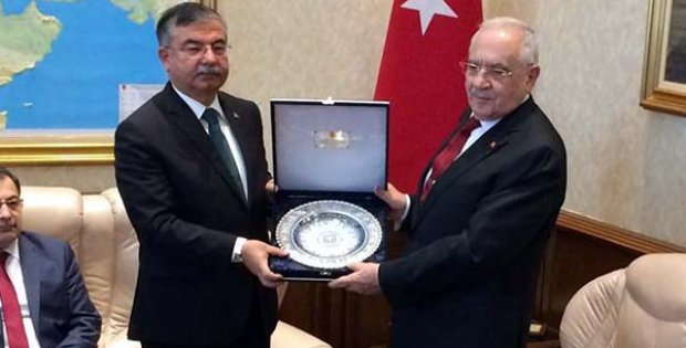 Yılmaz, Görevi Devraldı