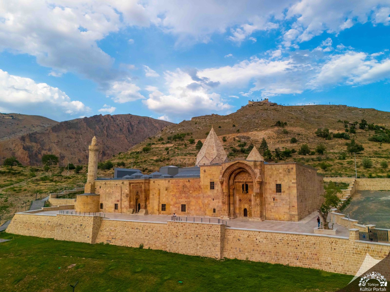 Divriği Ulu Camii'nin sesi TRT'den milyonlara ulaşacak