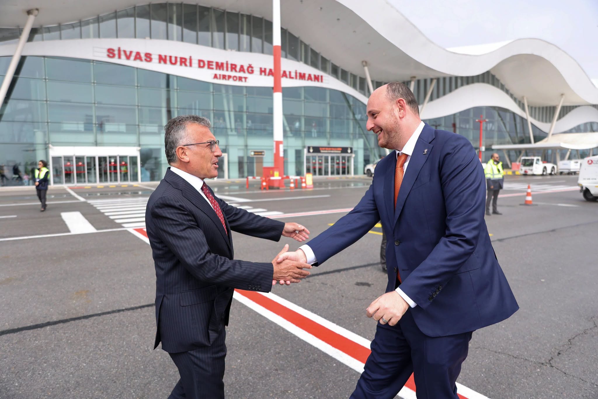 AK Parti Genel Başkan Yardımcısı Ahmet Büyükgümüş Sivas'ta