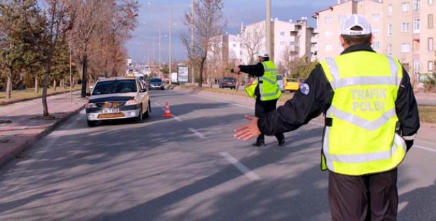 Trafik Ekiplerinden Kış Lastiği´ Uyarısı