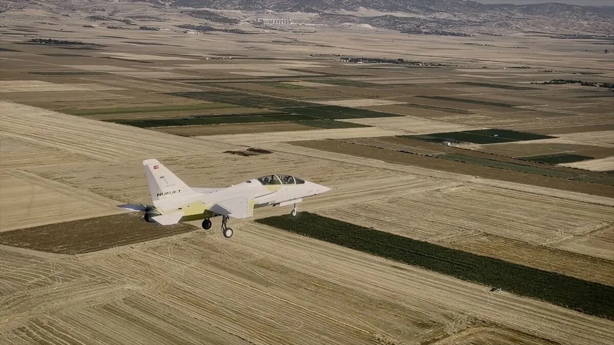 HÜRJET kanatlandı, 18 dakika havada kaldı