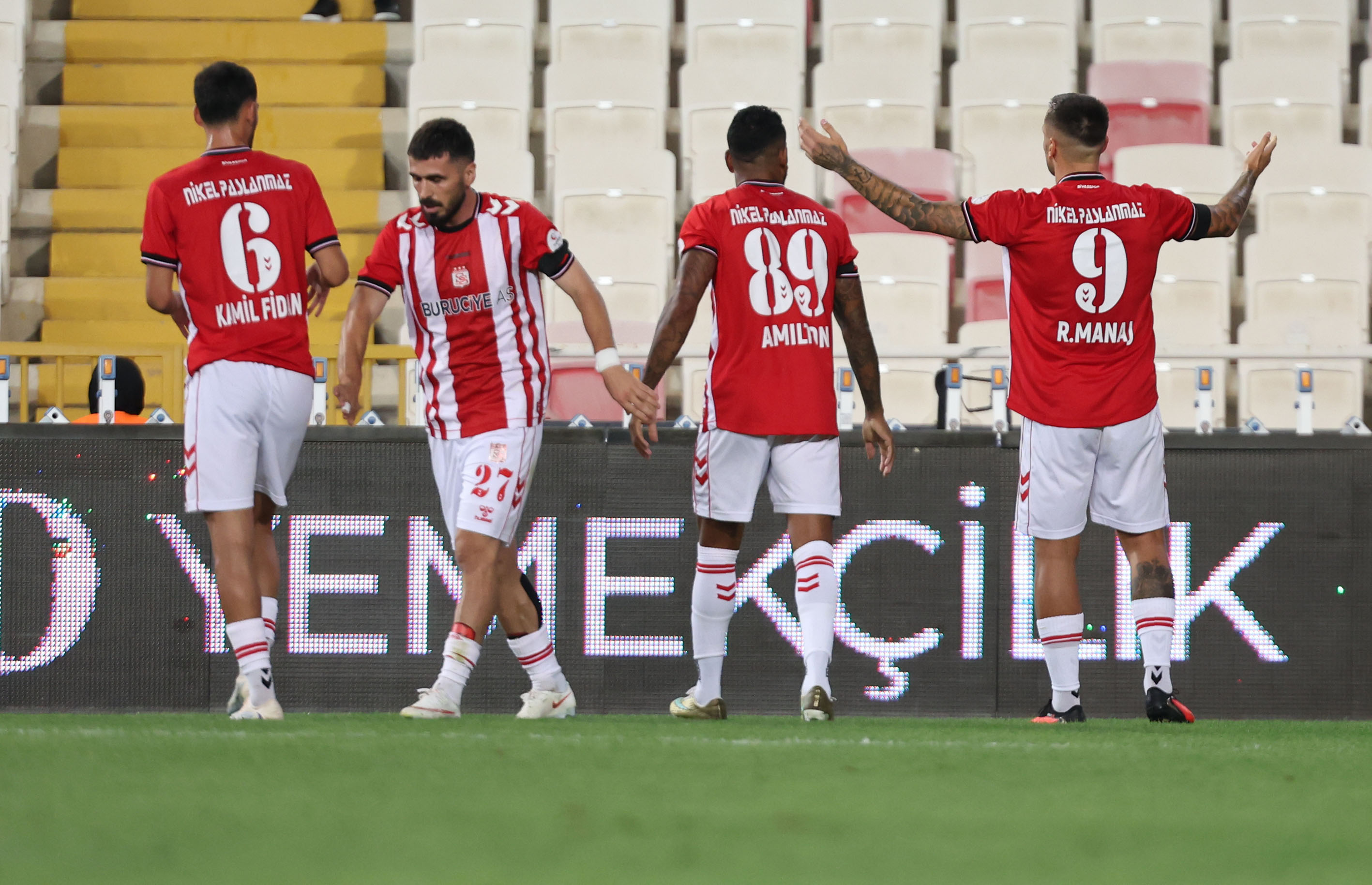 4 hafta, 1 golcü