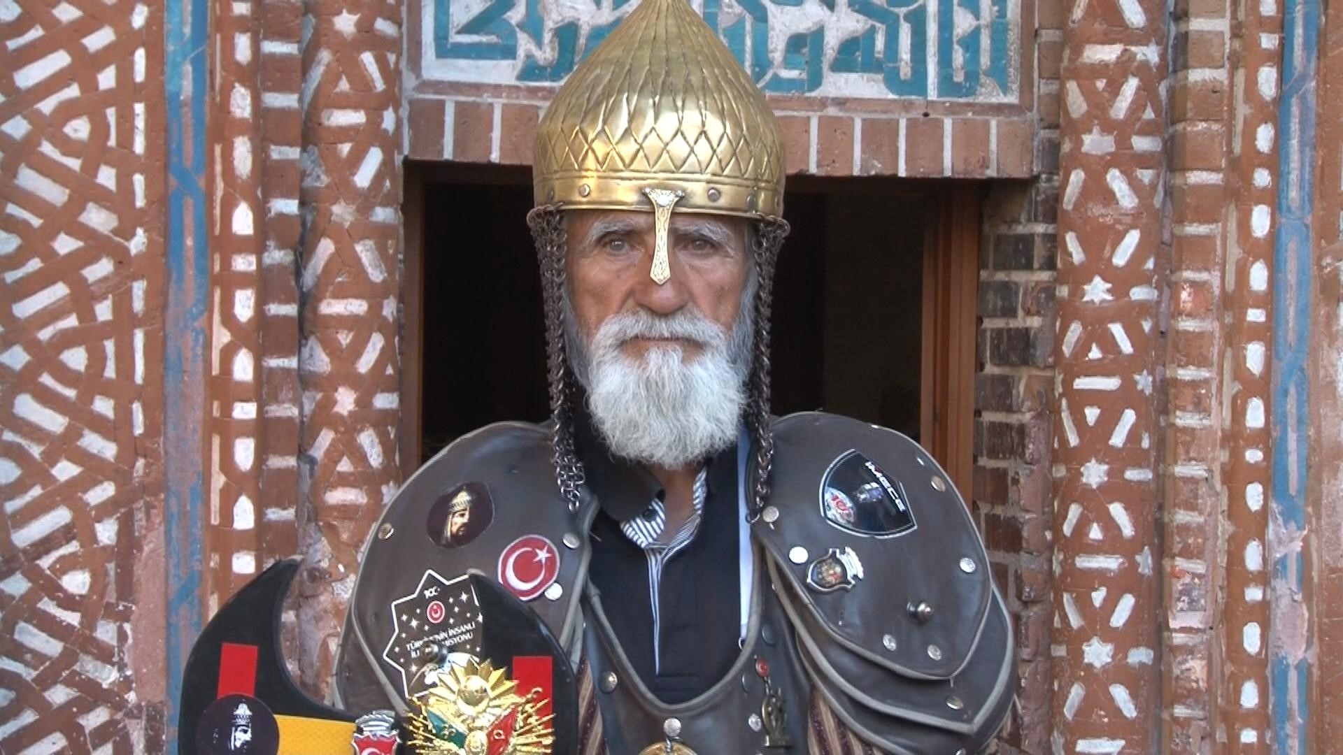 72 yaşında tarih için yollara düştü