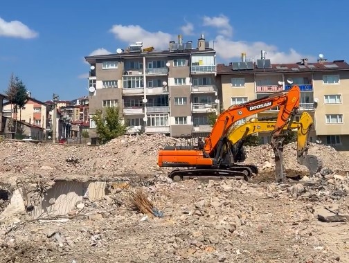 Sivas Lisesi tarihi kimliğine uygun yenileniyor
