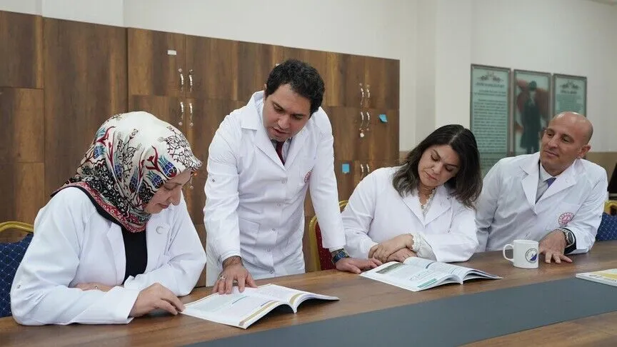 Okullarda önlük uygulamasına standart