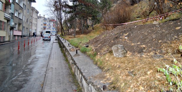 Kale Önündeki Yol Genişletiliyor