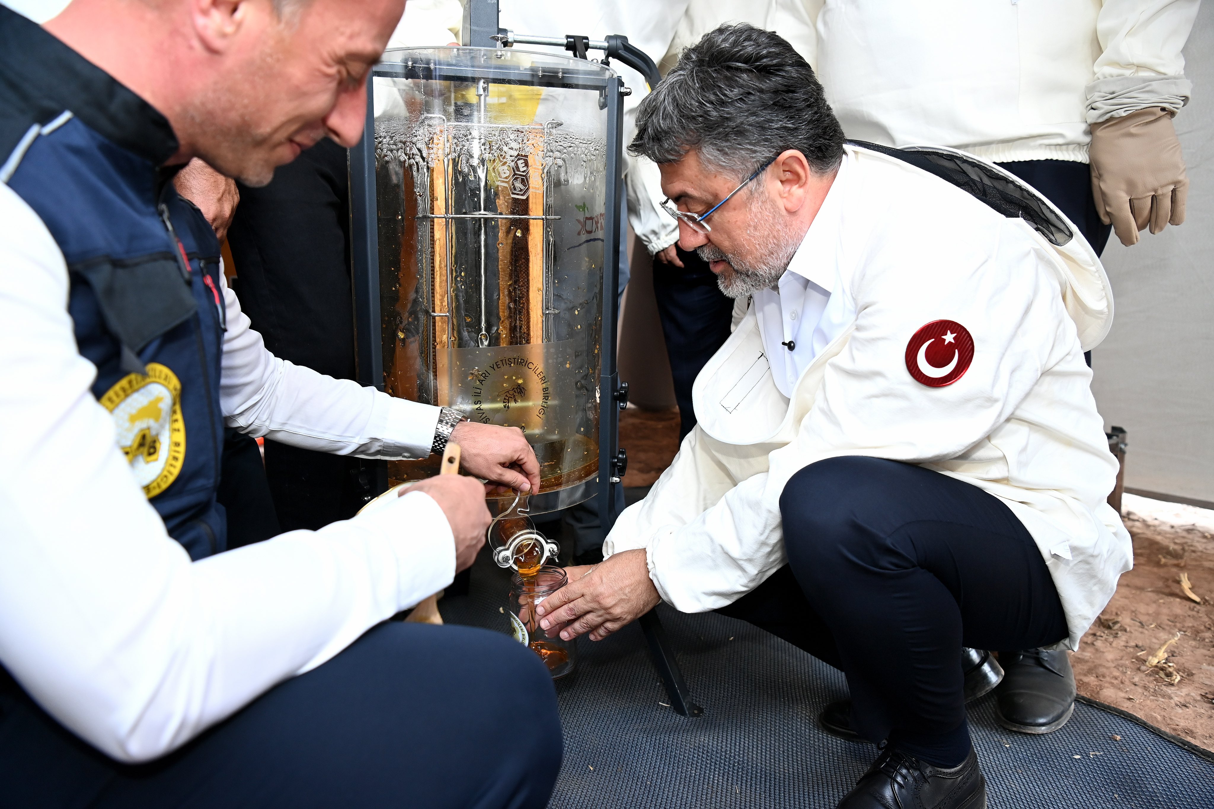 Sivas’ta bal mesaisi: Yumaklı arıcılarla buluştu