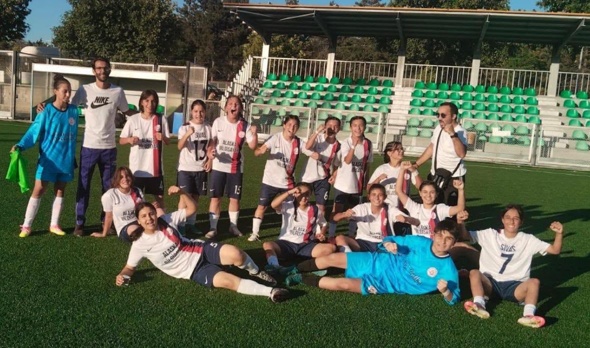 Sivas’ın genç yıldızları Kayseri’yi salladı