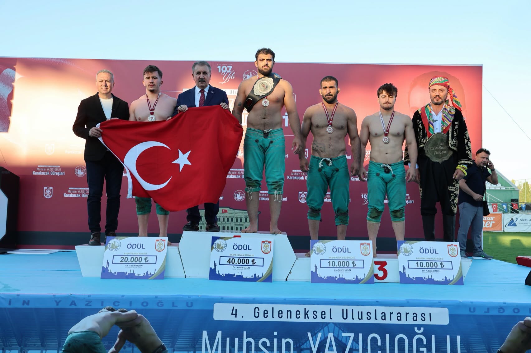 Başpehlivan Taha Hümeyni oldu