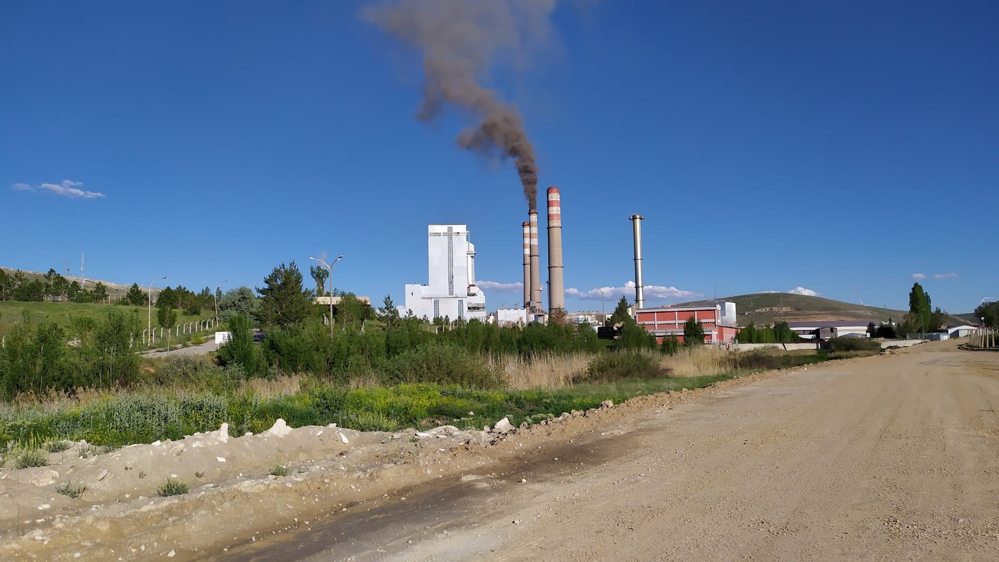 Sivas'ta iskeleden düşen işçi ağır yaralandı