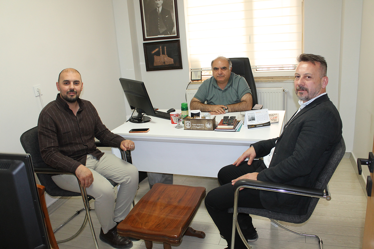 Mücahit Enes Laçiner ve İbrahim Bakan’dan Sivas İrade Gazetesi’ne ziyaret