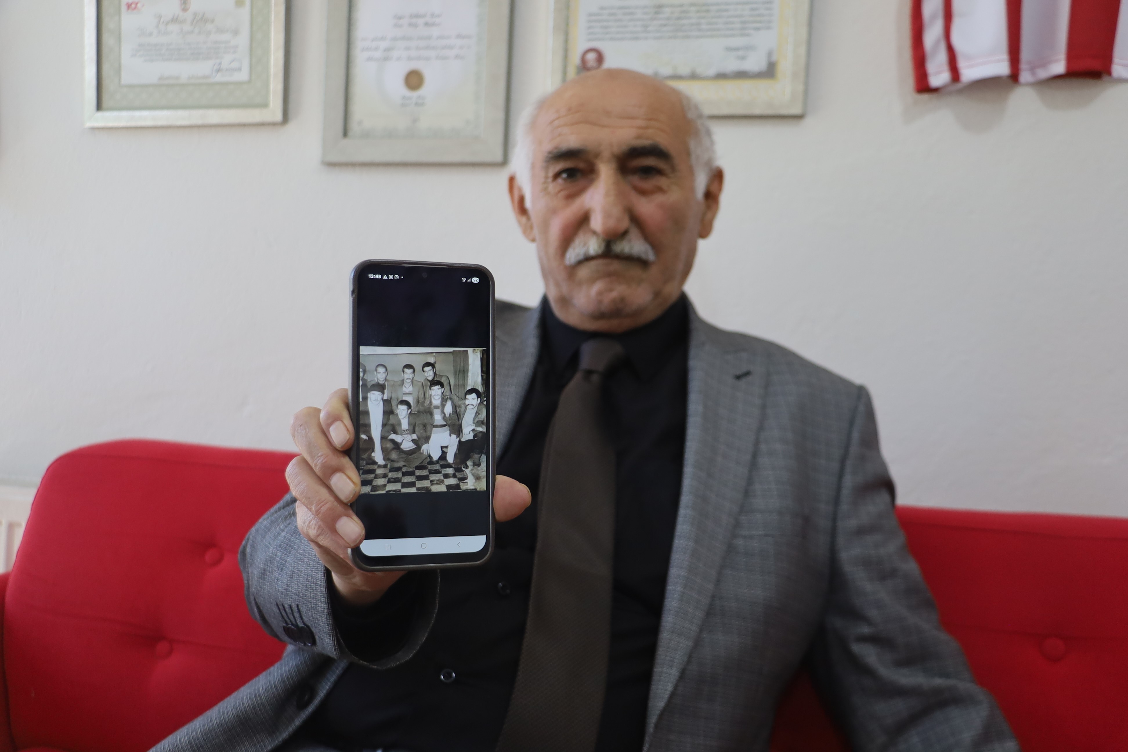 12 Eylül'ün akıl almaz işkencelerini anlattı