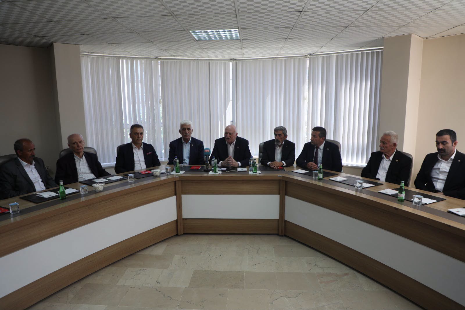 TZOB Genel Başkanı Şemsi Bayraktar Sivas’ta çiftçinin nabzını tuttu