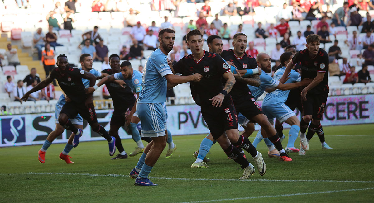 Sivasspor soyunma odasına beraberlikle gitti!
