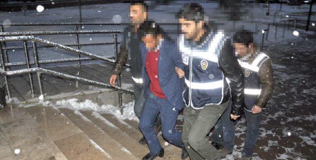Yaşlı Çift Telefon Dolandırıcılarını Yakalattı