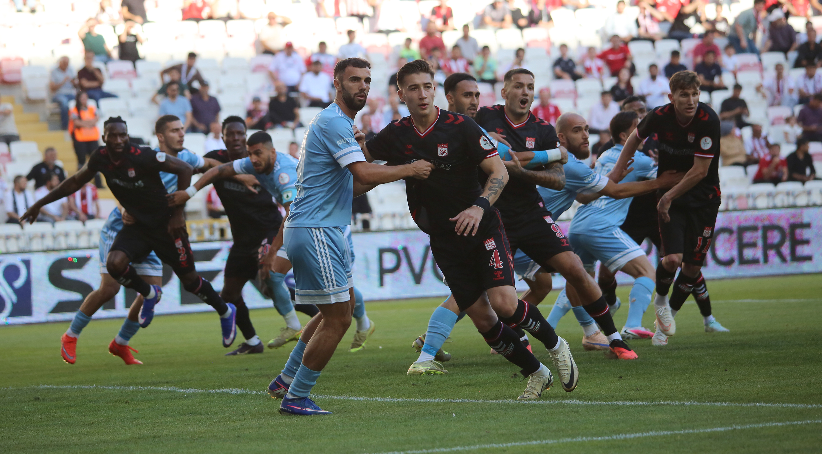 Sivasspor’dan “VAR’mış gibi” tepkisi!
