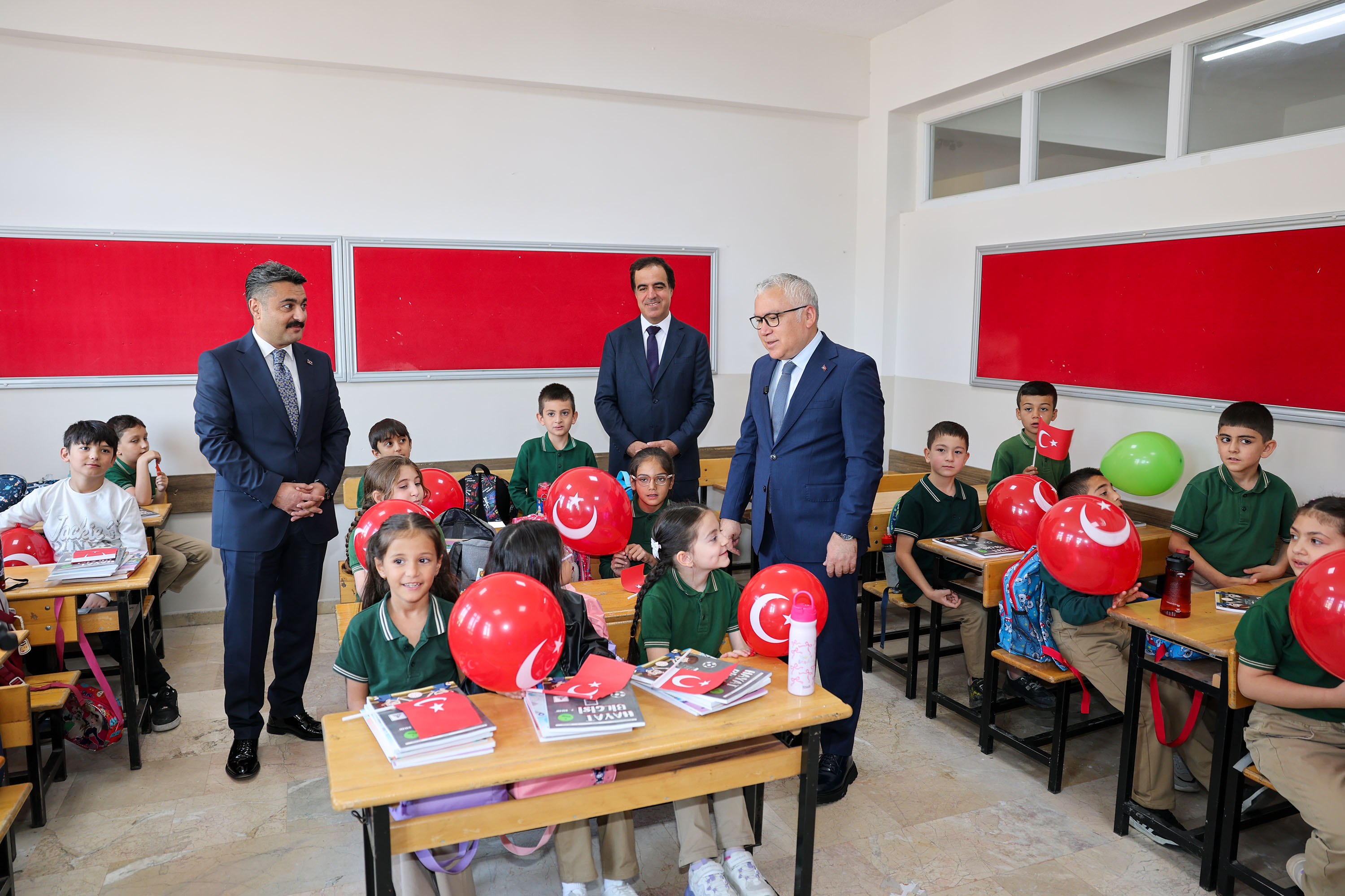 Sivas'ta eğitim “Mayamız Birlik, İlk Dersimiz Kardeşlik” temasıyla başladı