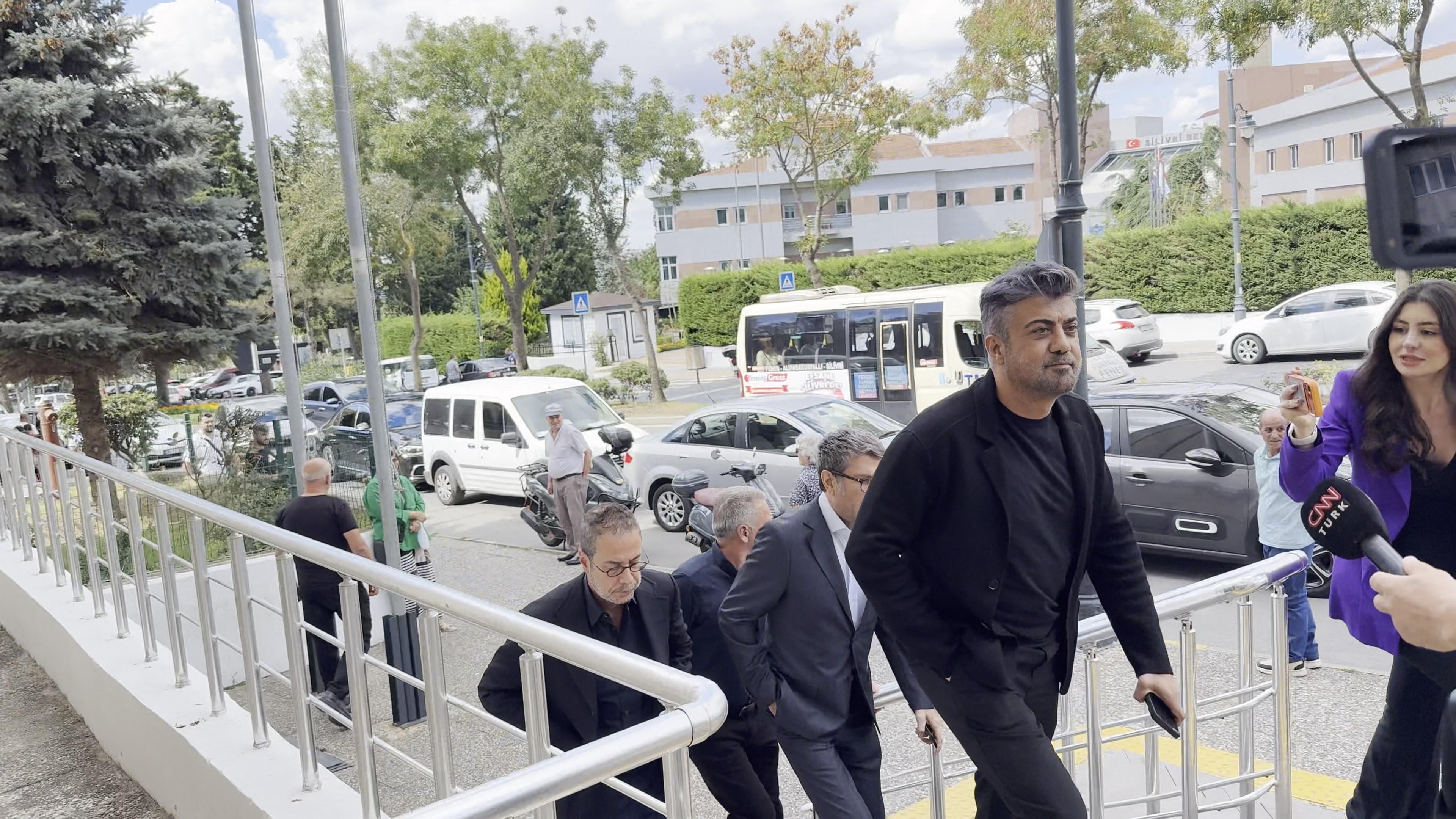 'Kurtlar Vadisi' dizisinin senaristleri Silivri Adliyesi'ne geldi