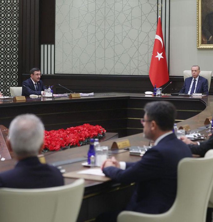 Ankara kulisleri hareketlendi: Cumhurbaşkanı Erdoğan kabinede değişikliğe gidecek