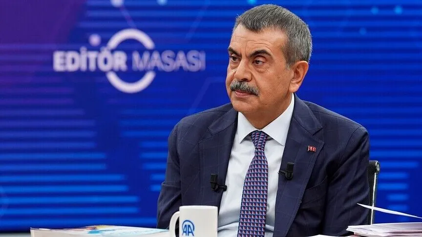 Bakan Tekin'den öğretmenlere ve öğrencilere kritik uyarı! Derslerde cep telefonundan sonra yeni önlem!