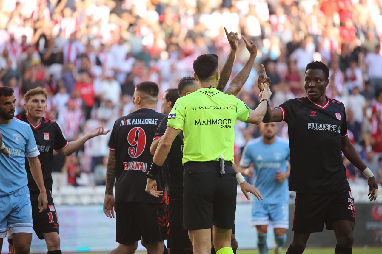 Fatih Tokail maçı katletti, fatura Sivasspor'a kesildi!
