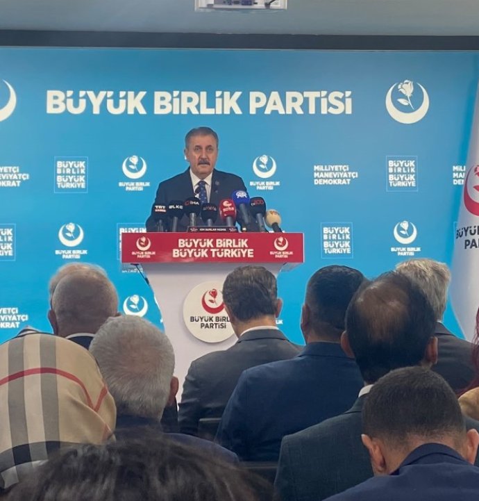 Destici'den aile vurgusu