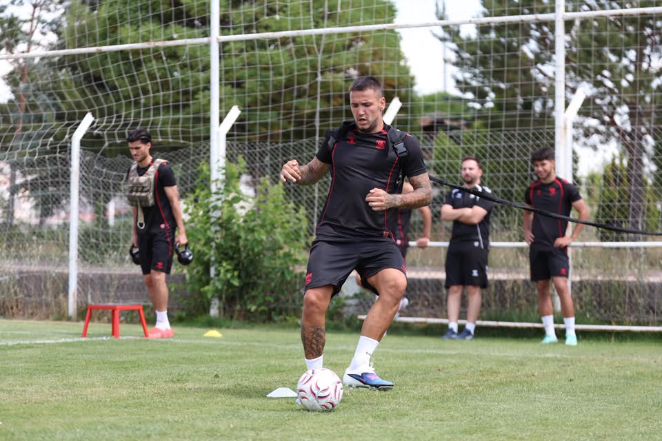 Sivasspor'dan 4 futbolcu için sakatlık açıklaması