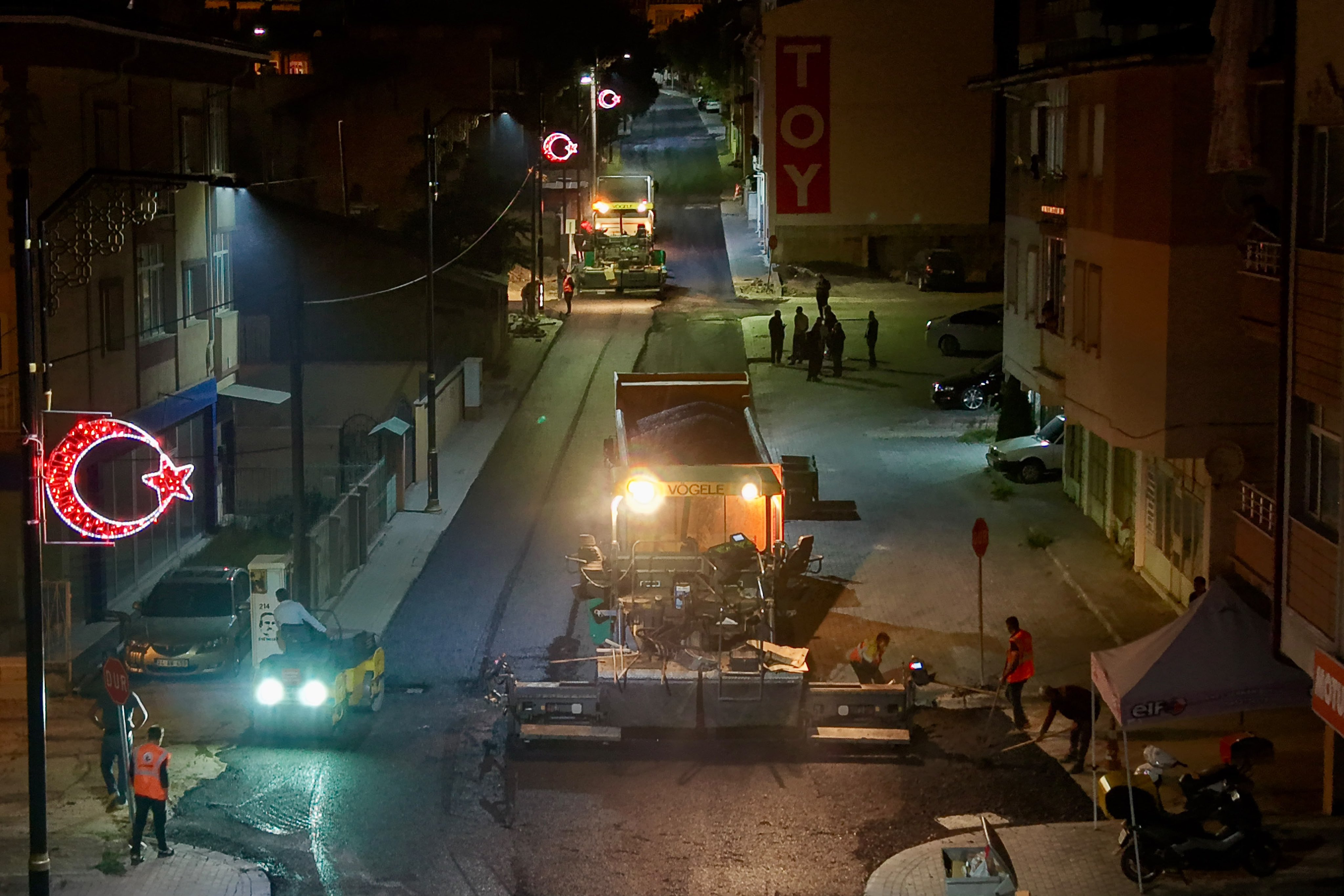Necip Fazıl Kısakürek Caddesi'nde asfalt mesaisi tamamlandı!