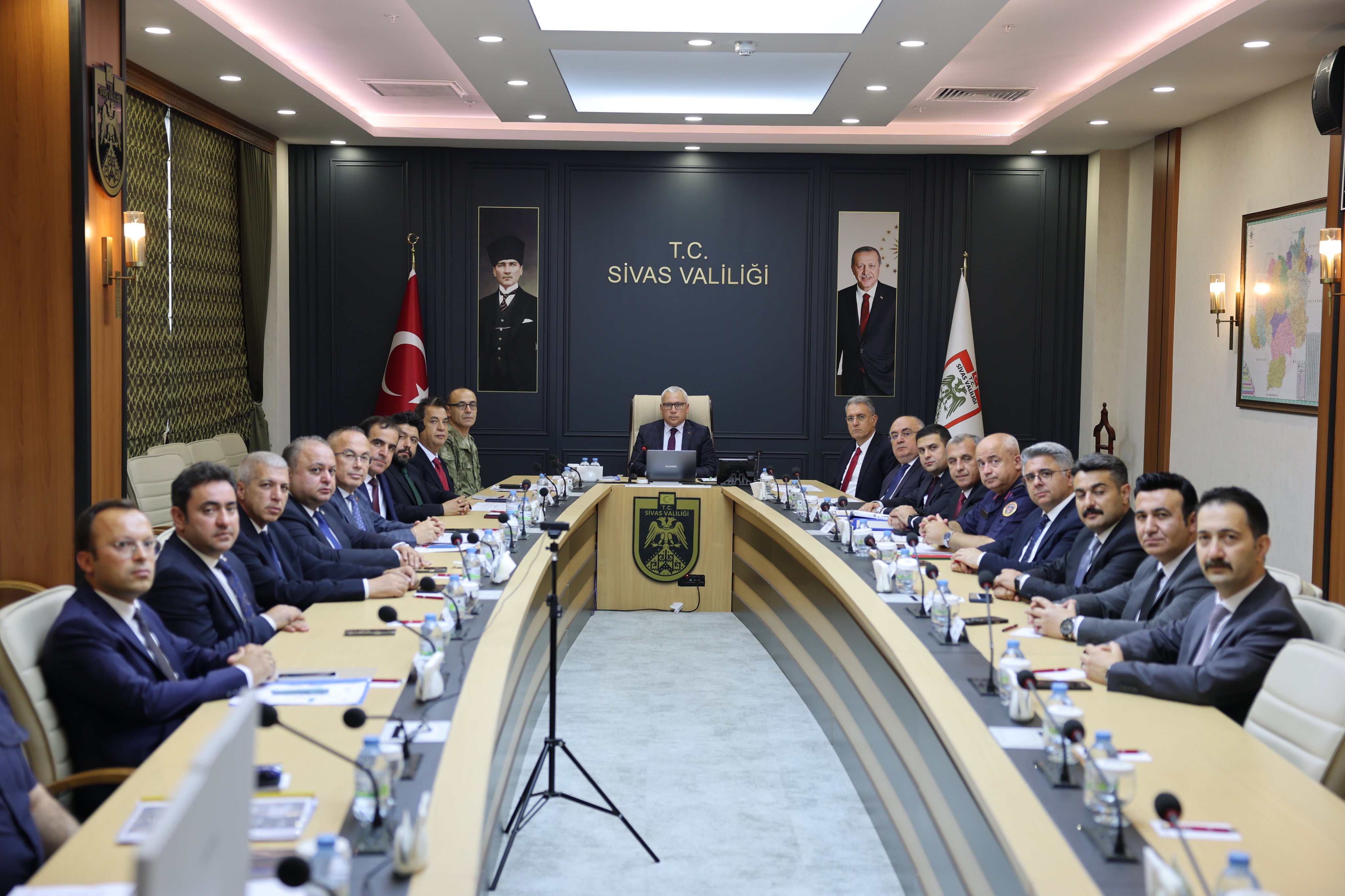 Sivas'ta okullar ve üniversite yurtlarında alınacak güvenlik tedbirleri ele alındı