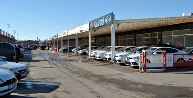 2.El Araba Pazarı Durgun