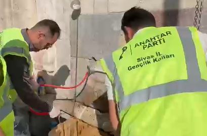 Anahtar Gençlik’ten çeşmelere temizlik dokunuşu
