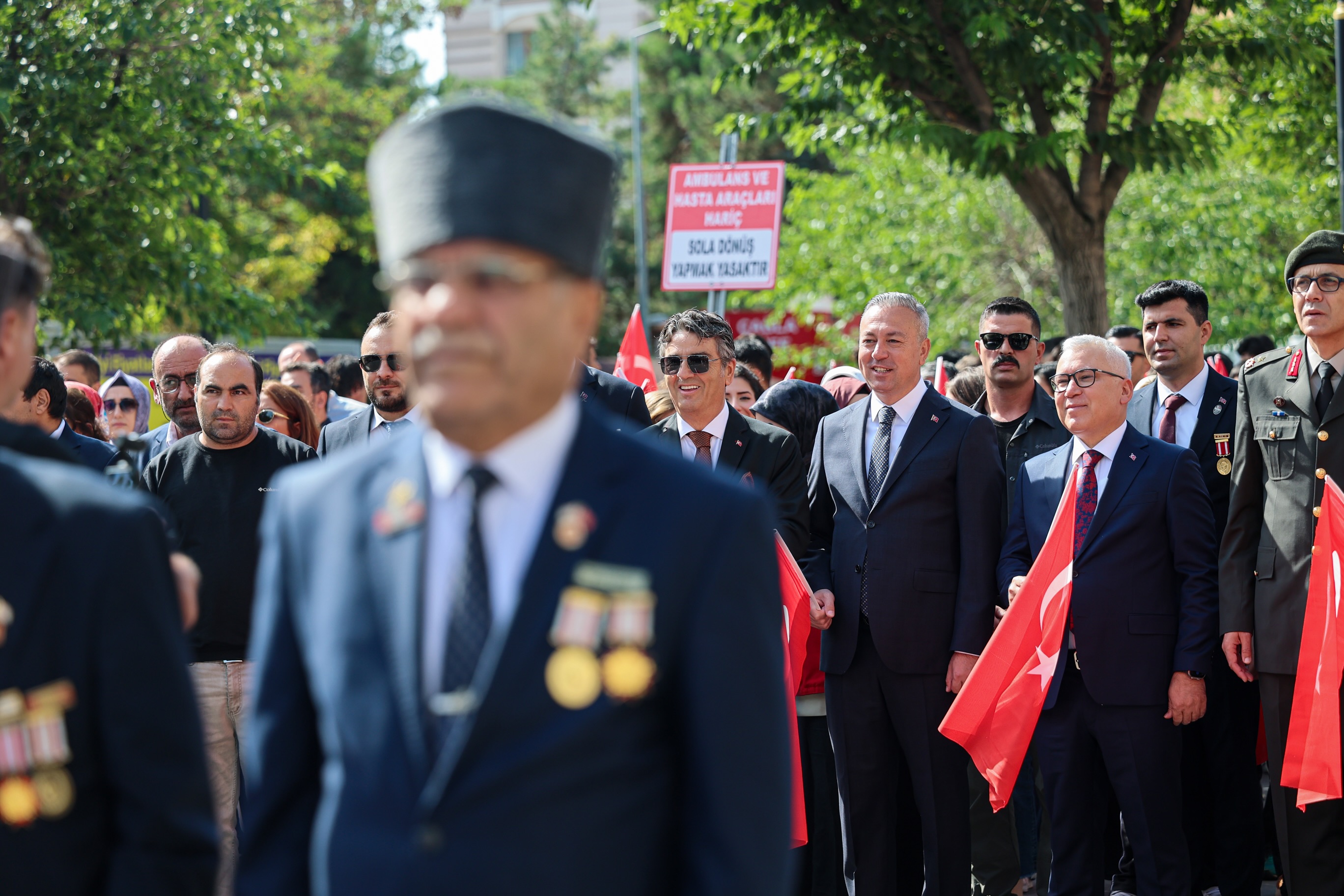 "Ölürsem şehit, kalırsam gazi!" Vali Yılmaz Şimşek Gaziler Günü'nü kutladı!