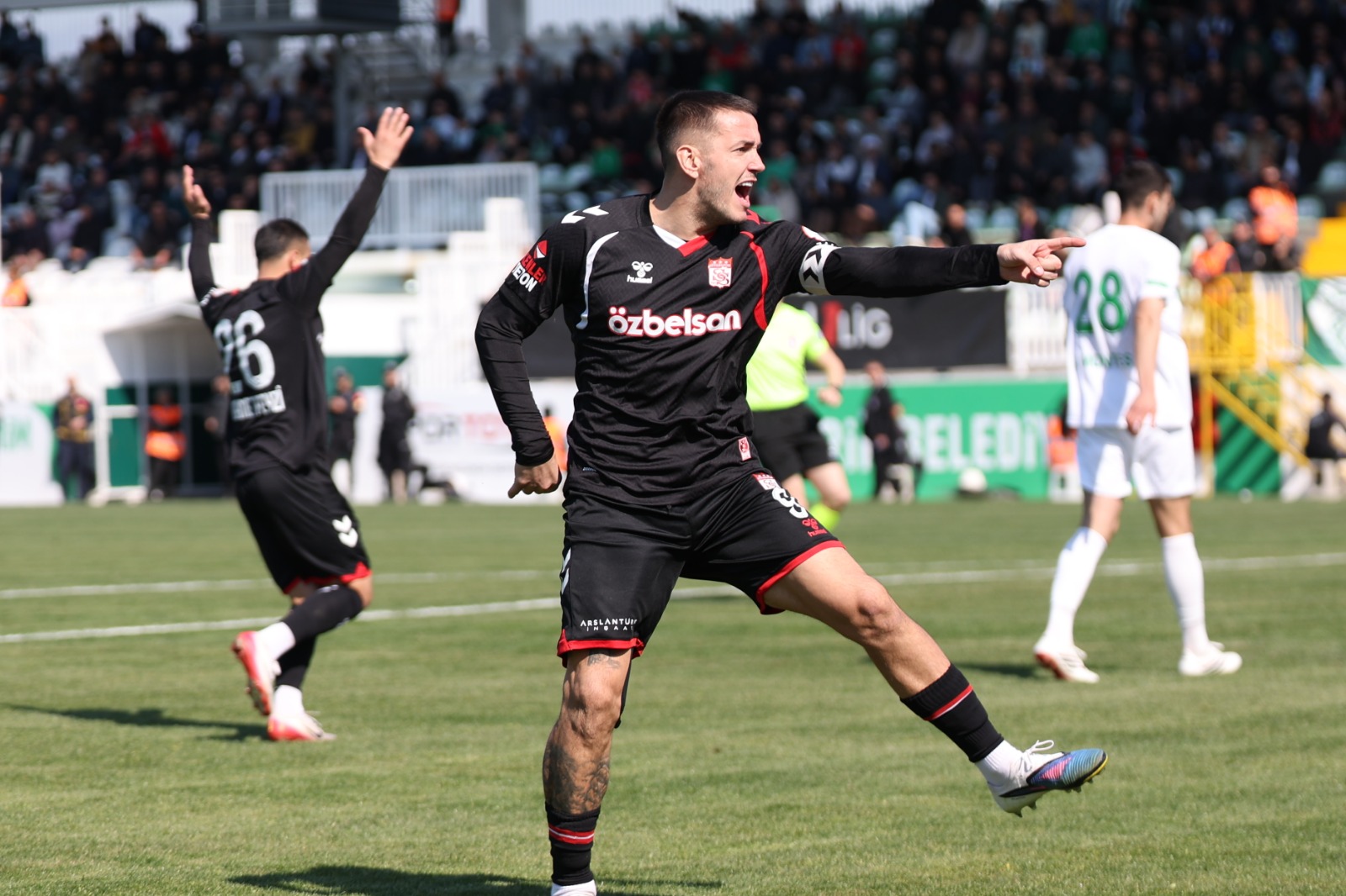 Arnavutluk kadroyu açıkladı! Sivasspor'un yıldızı Rey Manaj listede ama...