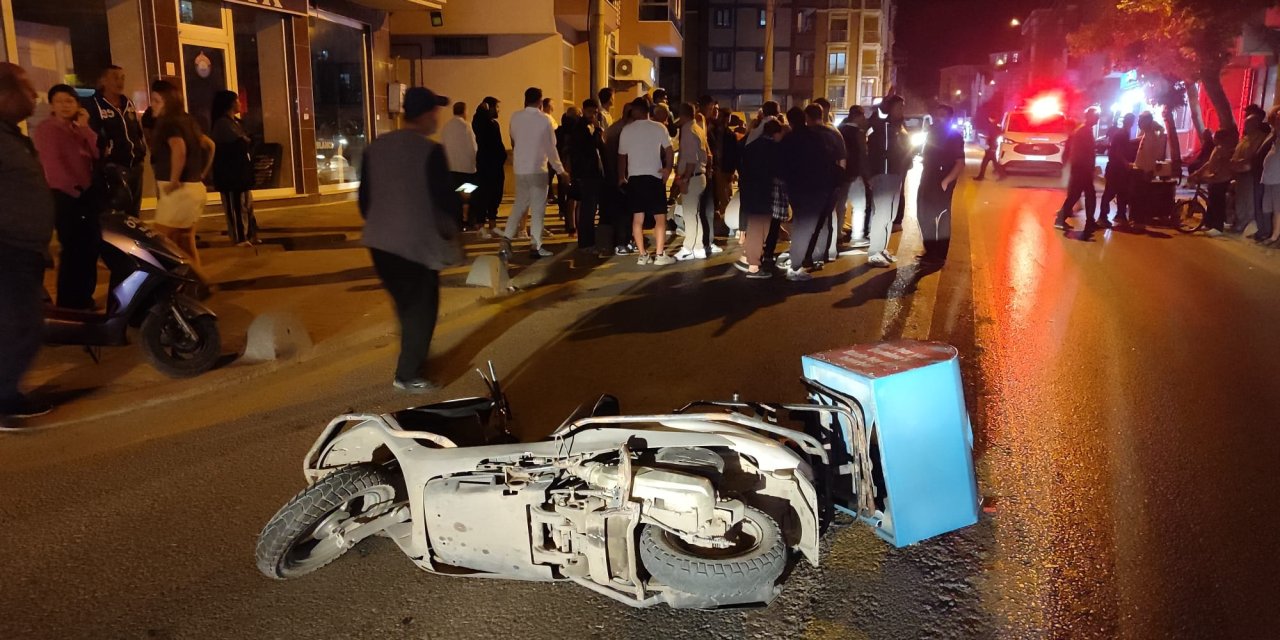 Motosiklet yayaya çarptı; 1’i ağır, 2 yaralı
