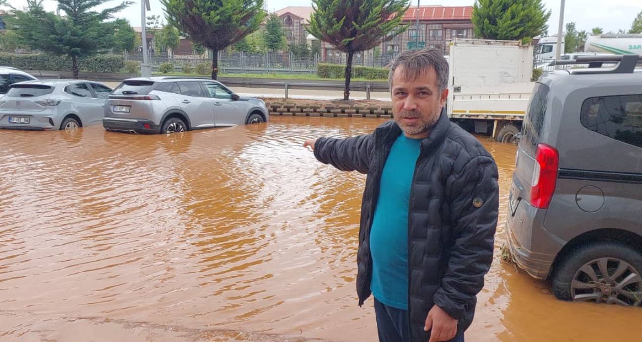 2 gün önce aldığı aracının sular içinde kaldı
