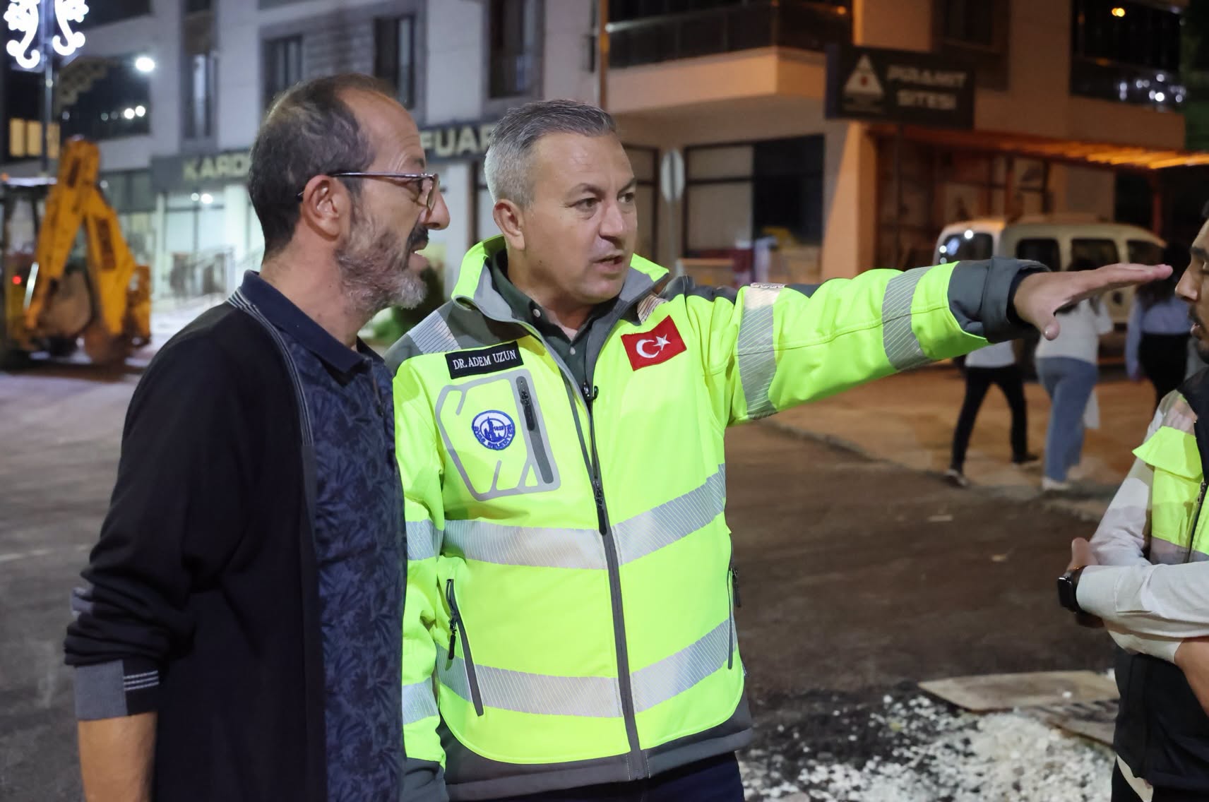 Emek Mahallesi’nde  yollar yenileniyor