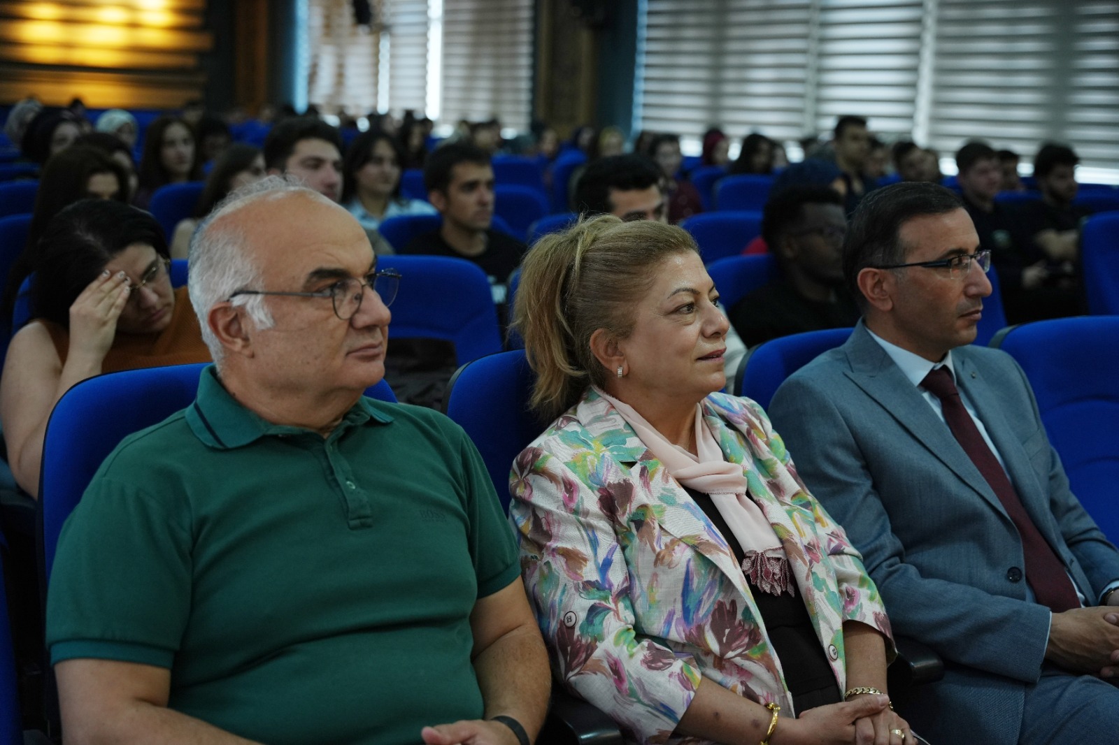 Mezunlar anlattı, öğrenciler dinledi